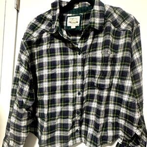 Women’s American Eagle cropped flannel button down shirt